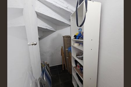 Casa à venda com 95m², 3 quartos e 2 vagas Casa à venda com 95m², 3 quartos e 2 vagasDespensa