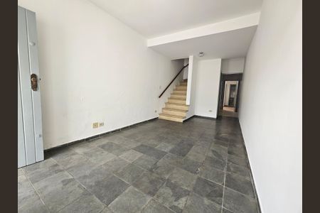 Casa à venda com 95m², 3 quartos e 2 vagas Casa à venda com 95m², 3 quartos e 2 vagasSala