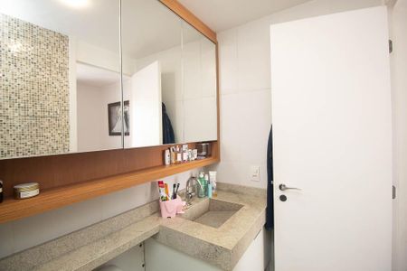 Apartamento à venda com 63m², 2 quartos e 1 vaga Apartamento à venda com 63m², 2 quartos e 1 vagaBanheiro da Suíte