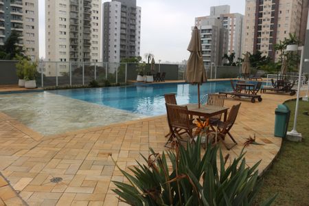 Apartamento à venda com 125m², 3 quartos e 2 vagasÁrea comum - Piscina