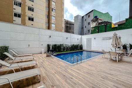 Apartamento à venda com 28m², 1 quarto e sem vaga Apartamento à venda com 28m², 1 quarto e sem vagaÁrea comum - Piscina