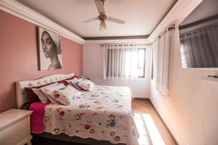 Casa de condomínio à venda com 465m², 5 quartos e 4 vagas Casa de condomínio à venda com 465m², 5 quartos e 4 vagasSuíte 1