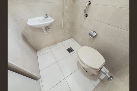 Apartamento à venda com 70m², 2 quartos e 1 vaga Apartamento à venda com 70m², 2 quartos e 1 vagaBanheiro de serviço
