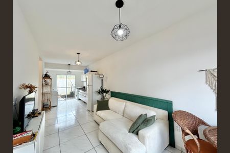 Sala  de casa à venda com 2 quartos, 60m² em Canudos, Novo Hamburgo
