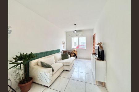 Sala  de casa à venda com 2 quartos, 60m² em Canudos, Novo Hamburgo