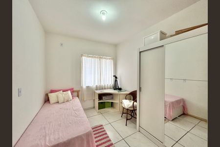 Casa à venda com 60m², 2 quartos e 1 vaga Casa à venda com 60m², 2 quartos e 1 vagaQuarto 1