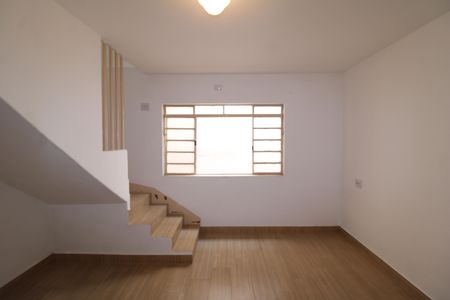 Sala de casa para alugar com 2 quartos, 109m² em Parque Peruche, São Paulo