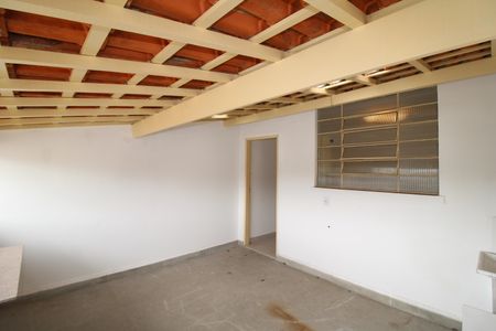 Casa para alugar com 109m², 2 quartos e 1 vagaÁrea de Serviço