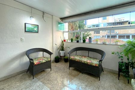 Apartamento à venda com 120m², 3 quartos e 2 vagasVaranda coberta