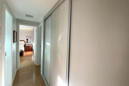 Apartamento à venda com 120m², 3 quartos e 2 vagasCorredor