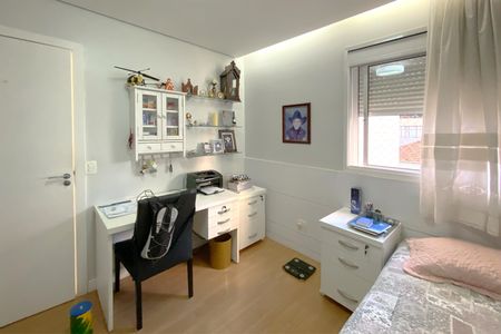 Apartamento à venda com 120m², 3 quartos e 2 vagasQuarto 2