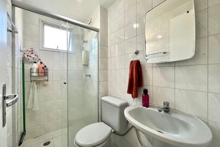 Apartamento à venda com 58m², 2 quartos e 1 vaga Apartamento à venda com 58m², 2 quartos e 1 vagaBanheiro