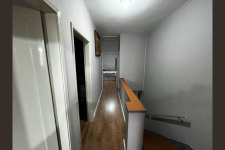 Casa para alugar com 164m², 4 quartos e 2 vagas Casa para alugar com 164m², 4 quartos e 2 vagasCorredor