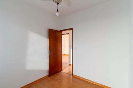 Apartamento à venda com 75m², 3 quartos e 1 vagaQuarto 2