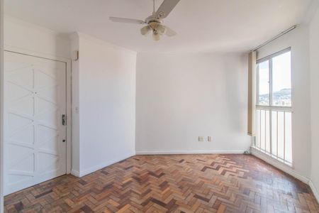 Sala de apartamento para alugar com 2 quartos, 60m² em Cristal, Porto Alegre
