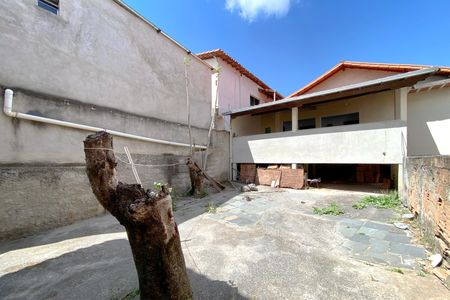 Casa à venda com 170m², 4 quartos e 2 vagas Casa à venda com 170m², 4 quartos e 2 vagasQuintal