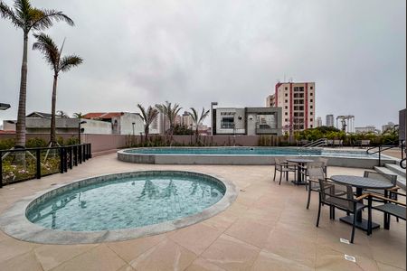 Apartamento à venda com 125m², 3 quartos e 3 vagas Apartamento à venda com 125m², 3 quartos e 3 vagasÁrea comum - Piscina