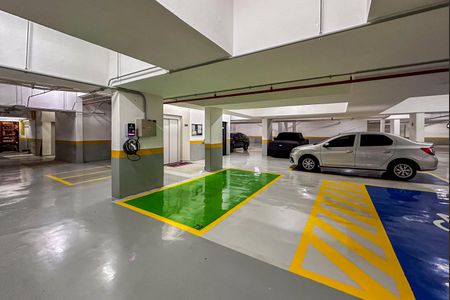 Apartamento à venda com 125m², 3 quartos e 3 vagas Apartamento à venda com 125m², 3 quartos e 3 vagasGaragem