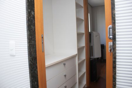 Apartamento para alugar com 117m², 2 quartos e 2 vagas Apartamento para alugar com 117m², 2 quartos e 2 vagasBanheiro da Suíte 1