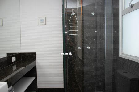 Apartamento para alugar com 117m², 2 quartos e 2 vagas Apartamento para alugar com 117m², 2 quartos e 2 vagasBanheiro da Suíte 1