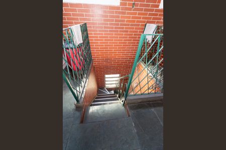 Apartamento para alugar com 360m², 2 quartos e 1 vaga Apartamento para alugar com 360m², 2 quartos e 1 vagaEscada