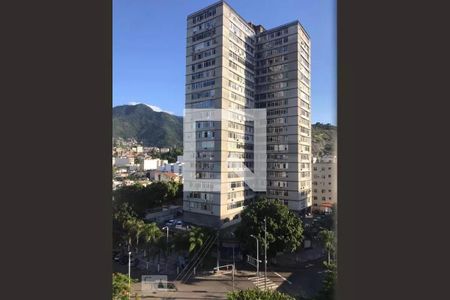 Apartamento à venda com 110m², 2 quartos e 1 vaga Apartamento à venda com 110m², 2 quartos e 1 vagaFachada
