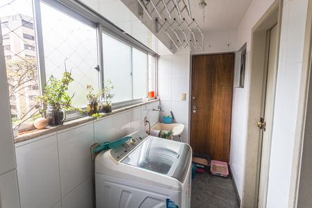 Apartamento à venda com 145m², 4 quartos e 2 vagas Apartamento à venda com 145m², 4 quartos e 2 vagasÁrea de Serviço