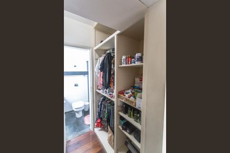 Apartamento à venda com 145m², 4 quartos e 2 vagas Apartamento à venda com 145m², 4 quartos e 2 vagasCloset da Suíte