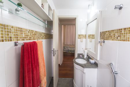 Apartamento à venda com 145m², 4 quartos e 2 vagas Apartamento à venda com 145m², 4 quartos e 2 vagasBanheiro Social