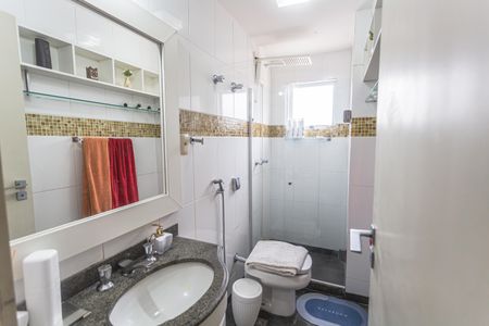 Apartamento à venda com 145m², 4 quartos e 2 vagas Apartamento à venda com 145m², 4 quartos e 2 vagasBanheiro Social