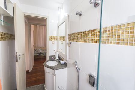 Apartamento à venda com 145m², 4 quartos e 2 vagas Apartamento à venda com 145m², 4 quartos e 2 vagasBanheiro Social