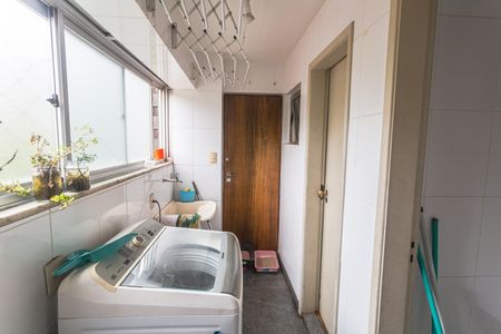 Apartamento à venda com 145m², 4 quartos e 2 vagas Apartamento à venda com 145m², 4 quartos e 2 vagasÁrea de Serviço