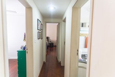 Apartamento à venda com 145m², 4 quartos e 2 vagas Apartamento à venda com 145m², 4 quartos e 2 vagasCorredor