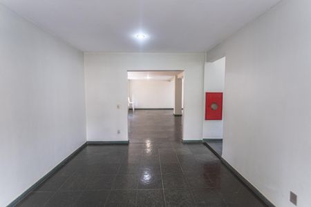 Apartamento à venda com 145m², 4 quartos e 2 vagas Apartamento à venda com 145m², 4 quartos e 2 vagasÁrea comum - Salão de festas