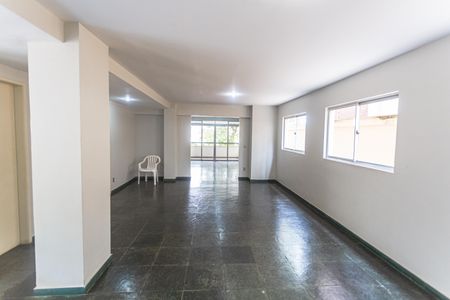 Apartamento à venda com 145m², 4 quartos e 2 vagas Apartamento à venda com 145m², 4 quartos e 2 vagasÁrea comum - Salão de festas
