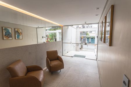 Apartamento à venda com 145m², 4 quartos e 2 vagas Apartamento à venda com 145m², 4 quartos e 2 vagasHall de entrada