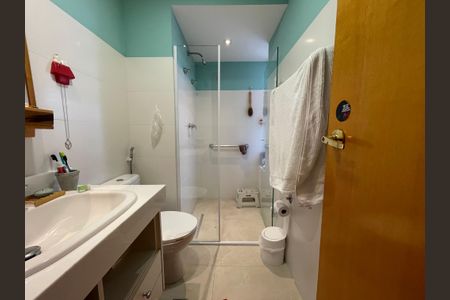 Apartamento à venda com 75m², 2 quartos e 1 vaga Apartamento à venda com 75m², 2 quartos e 1 vagaBanheiro Social