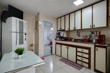 Apartamento à venda com 133m², 2 quartos e 1 vaga Apartamento à venda com 133m², 2 quartos e 1 vagaCozinha
