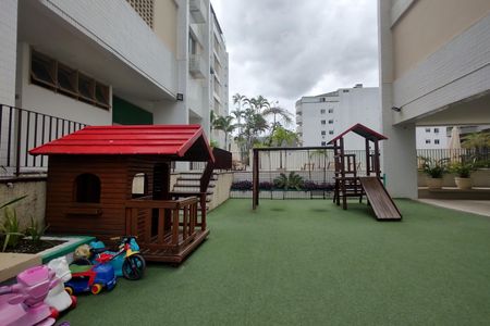 Apartamento à venda com 133m², 2 quartos e 1 vaga Apartamento à venda com 133m², 2 quartos e 1 vagaÁrea comum - Playground
