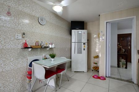 Apartamento à venda com 133m², 2 quartos e 1 vaga Apartamento à venda com 133m², 2 quartos e 1 vagaCozinha