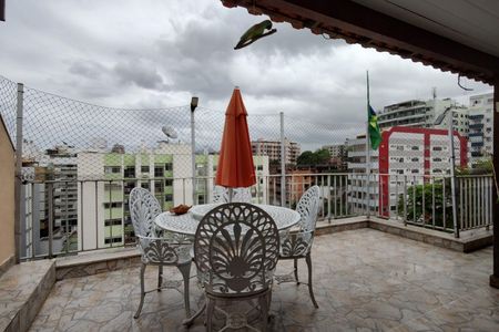 Apartamento à venda com 133m², 2 quartos e 1 vaga Apartamento à venda com 133m², 2 quartos e 1 vagaCobertura