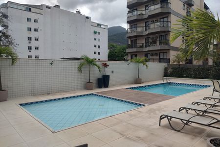 Apartamento à venda com 133m², 2 quartos e 1 vaga Apartamento à venda com 133m², 2 quartos e 1 vagaÁrea comum - Piscina
