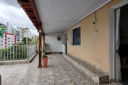 Apartamento à venda com 133m², 2 quartos e 1 vaga Apartamento à venda com 133m², 2 quartos e 1 vagaCobertura