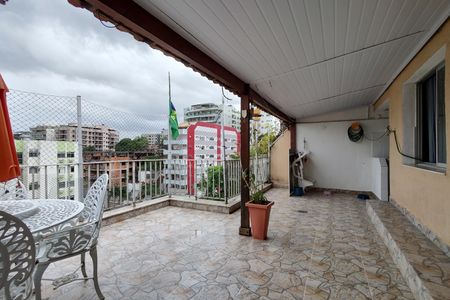 Apartamento à venda com 133m², 2 quartos e 1 vaga Apartamento à venda com 133m², 2 quartos e 1 vagaCobertura