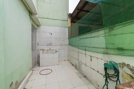 Casa à venda com 200m², 4 quartos e 1 vagaÁrea de Serviço externa