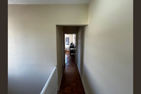 Corredor de casa à venda com 3 quartos, 100m² em Vila Roque, São Paulo