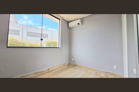 Casa de condomínio à venda com 282m², 3 quartos e 4 vagasQuarto 1