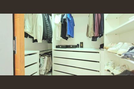 Casa de condomínio à venda com 282m², 3 quartos e 4 vagasSuíte Closet