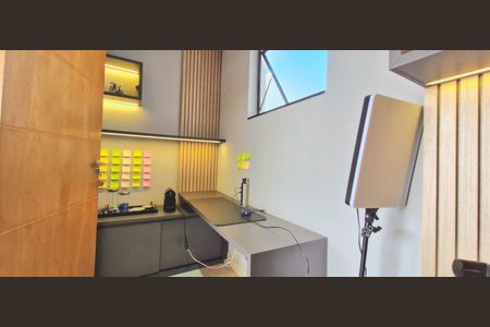 Casa de condomínio à venda com 282m², 3 quartos e 4 vagasEscritório