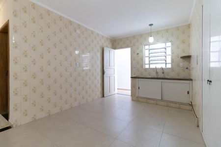 Casa à venda com 120m², 2 quartos e 2 vagas Casa à venda com 120m², 2 quartos e 2 vagasCozinha